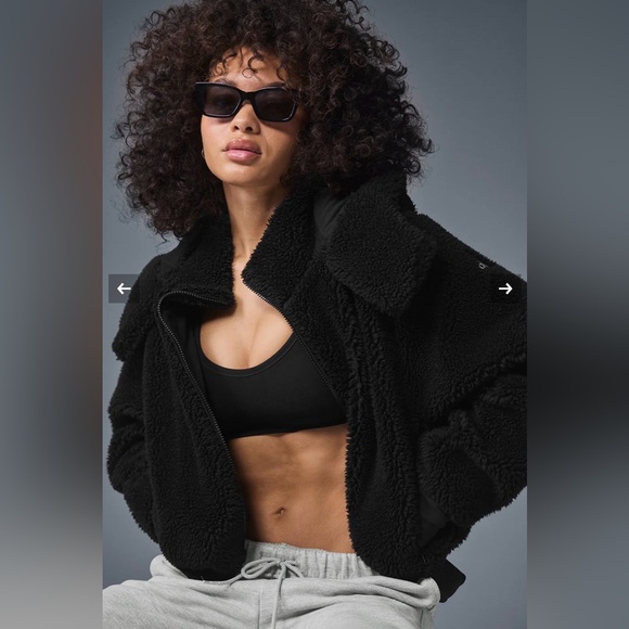 ALO Yoga Jackets & Blazers - Alo - Foxy Sherpa Jacket in Black